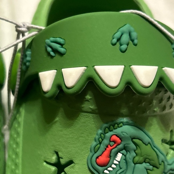 Dinosaur Adventure Kids Slippers clogs size 5/6 t-Rex cute slip on - Picture 6 of 14